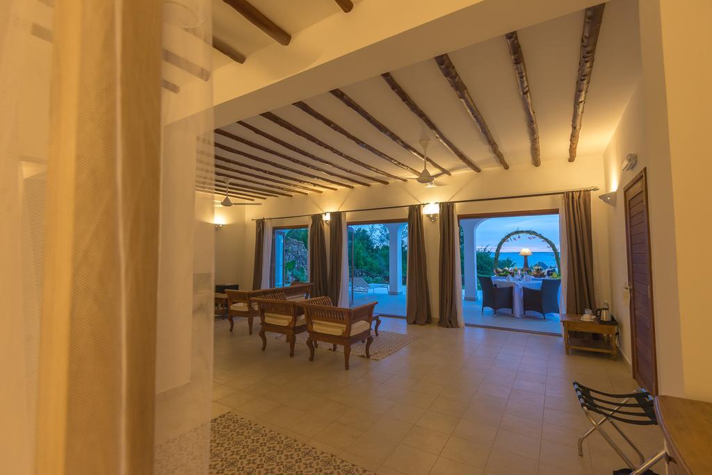 Konokono Beach Resort And Isaraya Luxury Overwater Villas Michamvi Dış mekan fotoğraf